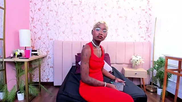 Snapshot of amber-hill chatting on February 14, 6:37 pm amber-hill online show from February 14, 6:37 pm