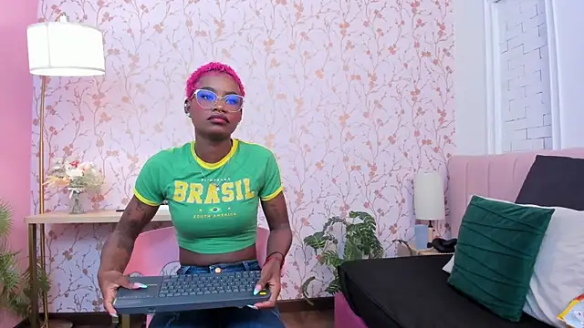 amber-hill online show from April 15, 4:25 pm