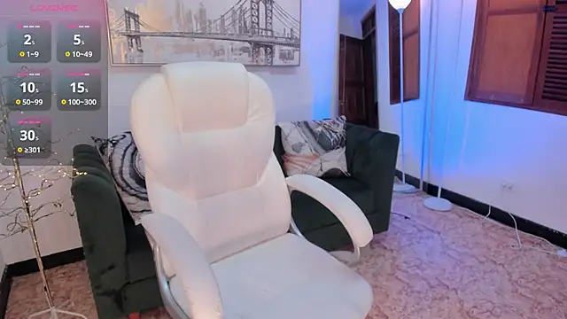 naomii campbell  online show from January 30, 8:21 pm