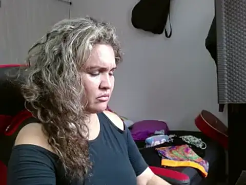 Snapshot of helenca43 chatting on February 28, 7:14 pm helenca43 online show from February 28, 7:14 pm