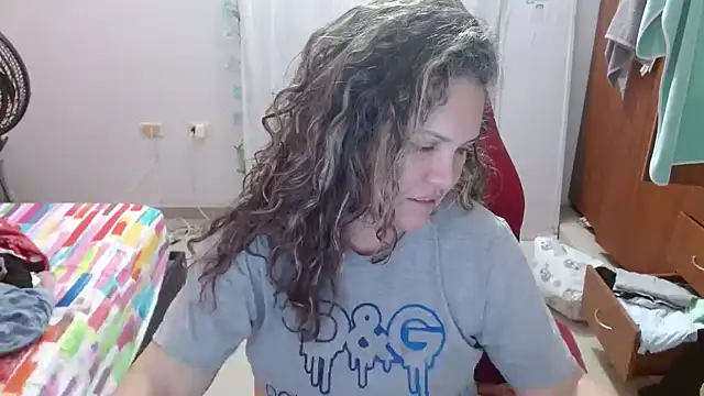 Snapshot of helenca43 chatting on September 15, 11:10 am helenca43 online show from September 15, 11:10 am