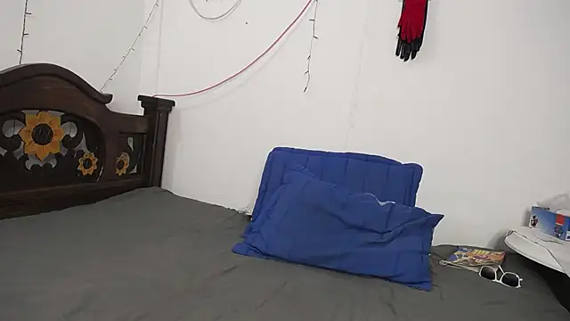 DominaLeona online show from March 6, 11:42 pm