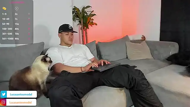 lucasanto  online show from December 3, 4:03 am