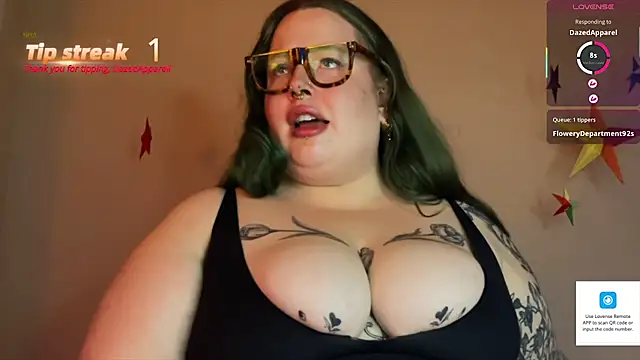 Snapshot of MissBika chatting on April 26, 9:12 pm MissBika online show from April 26, 9:12 pm