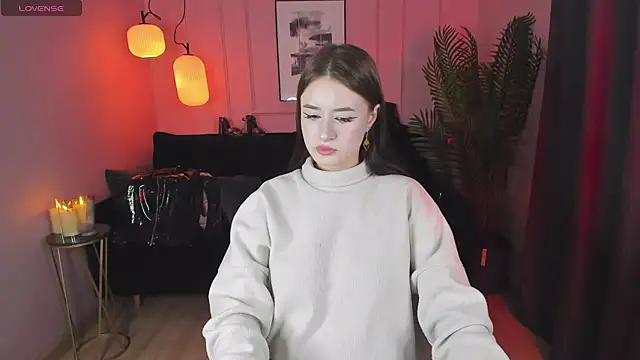 Lily Moonlight online show from December 20, 2:05 pm