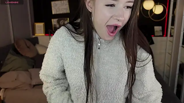 Lily Moonlight online show from December 25, 2:23 pm