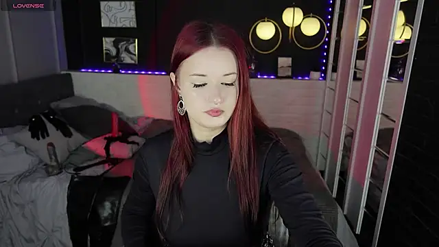 Lily Moonlight online show from October 1, 7:25 am