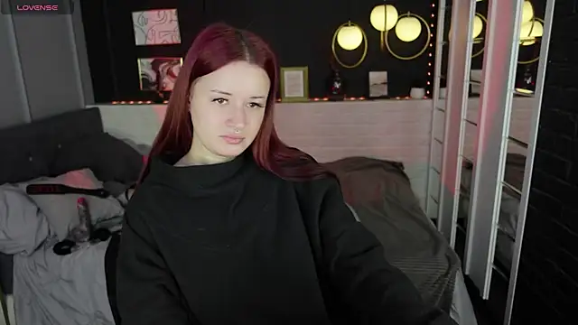 Lily Moonlight online show from October 4, 7:28 am