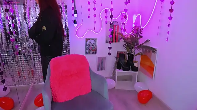 Lily Moonlight online show from February 15, 7:51 am