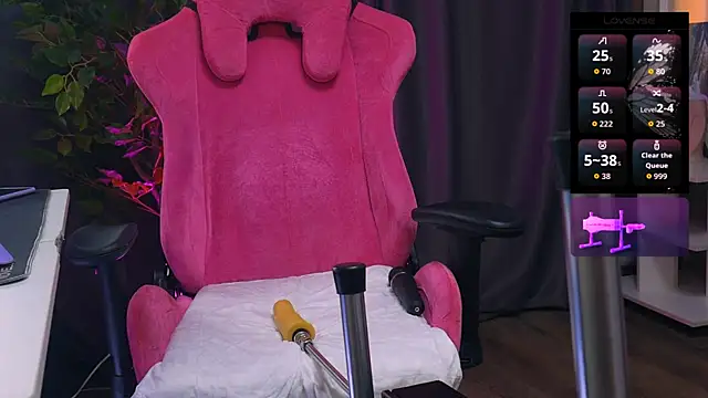 Snapshot of ley_tori chatting on October 27, 2:26 am ley tori online show from October 27, 2:26 am