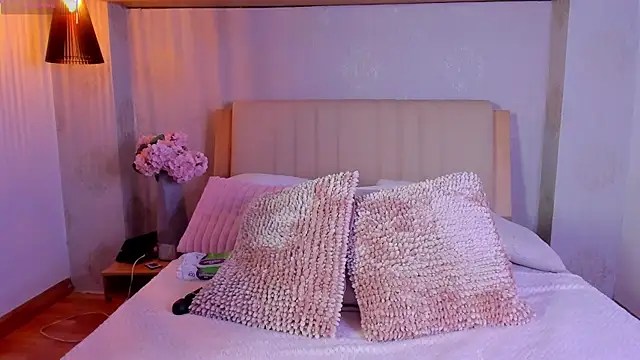 CamilleLynn online show from November 7, 1:49 am