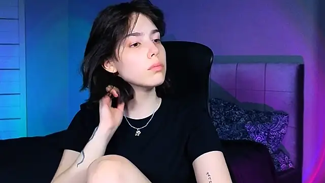 Stacy Gonzales  online show from April 9, 9:47 am