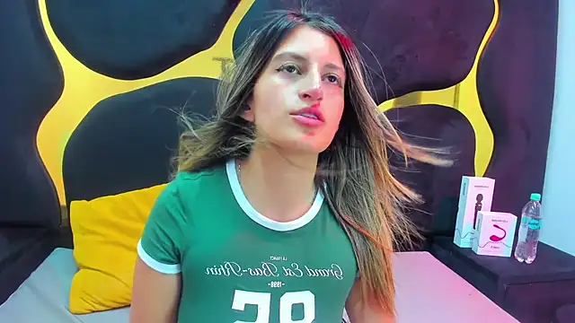 GiaRoussel online show from November 7, 3:34 pm