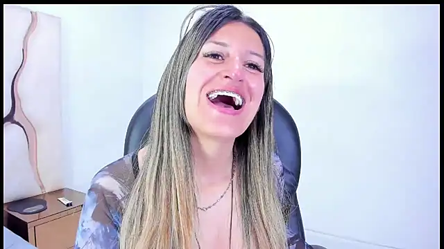 GiaRoussel online show from November 27, 4:20 pm