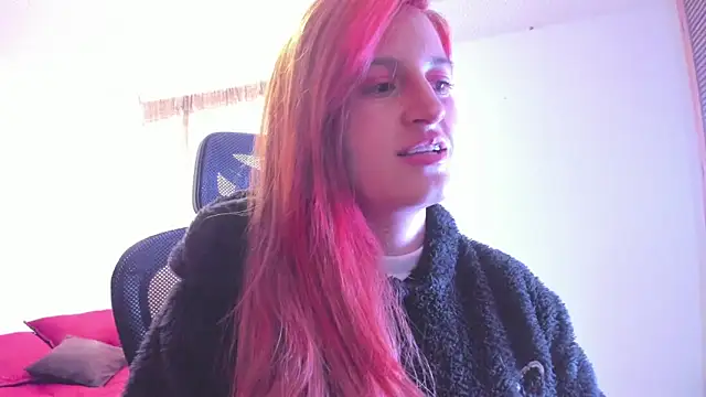 GiaRoussel online show from April 18, 3:38 pm