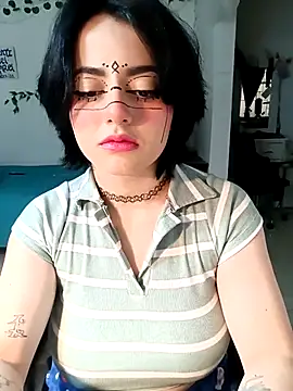 Snapshot of Lin-cute chatting on February 16, 7:49 pm Lin-cute online show from February 16, 7:49 pm