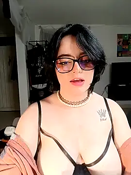 Snapshot of Lin-cute chatting on February 21, 7:34 am Lin-cute online show from February 21, 7:34 am