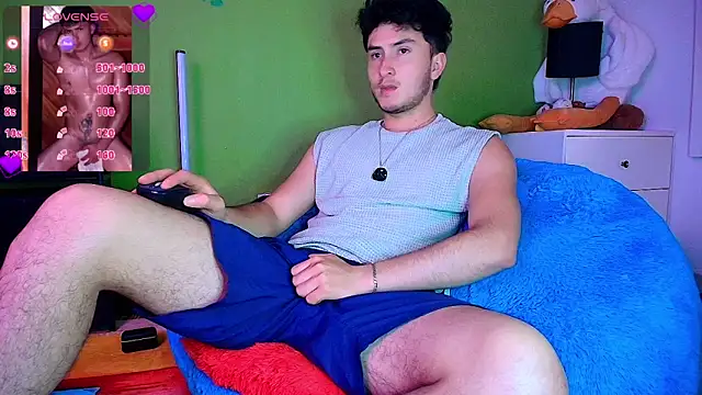 santyago taylor online show from November 4, 7:02 pm