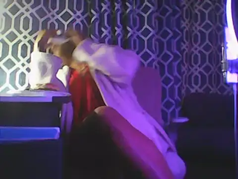 Snapshot of YourFaceMyThrone27 chatting on December 20, 3:31 pm YourFaceMyThrone27 online show from December 20, 3:31 pm