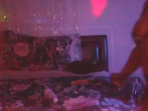 Snapshot of YourFaceMyThrone27 chatting on January 2, 2:43 am YourFaceMyThrone27 online show from January 2, 2:43 am