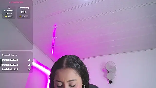 cristal horny19 online show from November 3, 8:43 pm