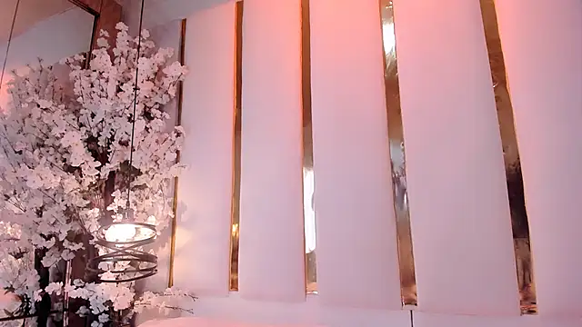 julietajackson 1 online show from February 17, 9:43 pm