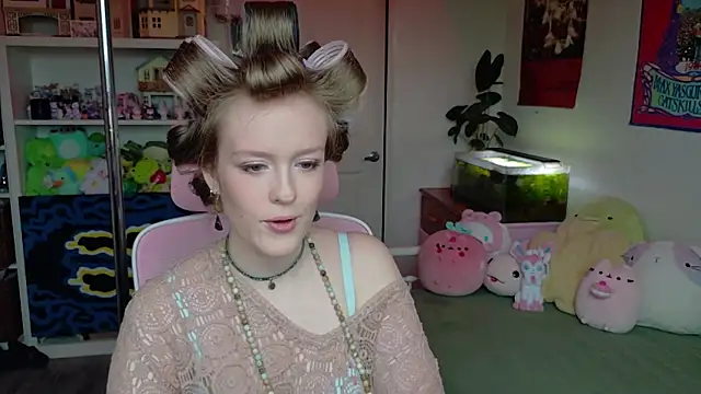 Snapshot of Daisy_Dollxo chatting on May 5, 7:33 pm Daisy Dollxo online show from May 5, 7:33 pm