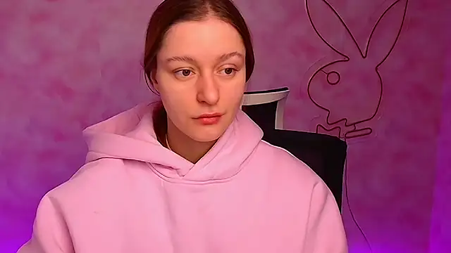 Snapshot of Fantasy_July chatting on December 4, 6:44 am Fantasy July online show from December 4, 6:44 am