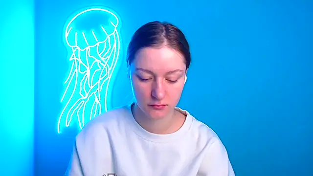 Snapshot of Fantasy_July chatting on December 7, 6:32 am Fantasy July online show from December 7, 6:32 am