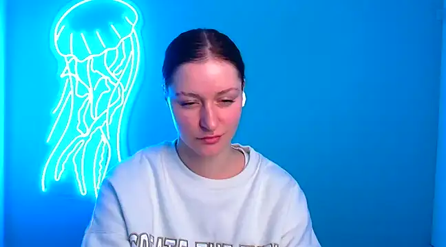 Snapshot of Fantasy_July chatting on December 19, 4:24 pm Fantasy July online show from December 19, 4:24 pm