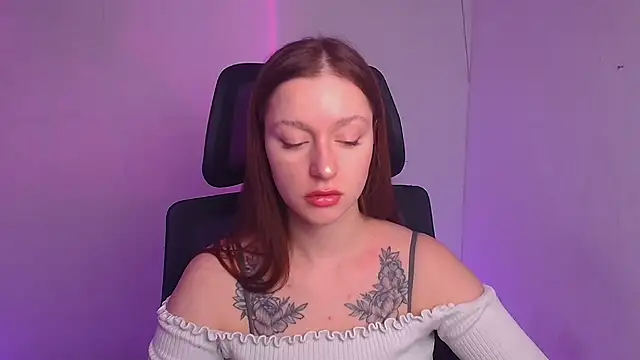 Snapshot of Fantasy_July chatting on December 22, 12:27 pm Fantasy July online show from December 22, 12:27 pm