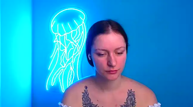 Snapshot of Fantasy_July chatting on December 24, 10:11 am Fantasy July online show from December 24, 10:11 am