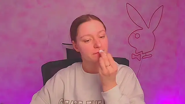 Snapshot of Fantasy_July chatting on January 13, 9:52 am Fantasy July online show from January 13, 9:52 am