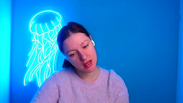 Snapshot of Fantasy_July chatting on January 14, 6:45 am Fantasy July online show from January 14, 6:45 am