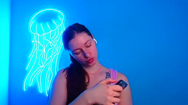 Snapshot of Fantasy_July chatting on January 21, 9:35 am Fantasy July online show from January 21, 9:35 am