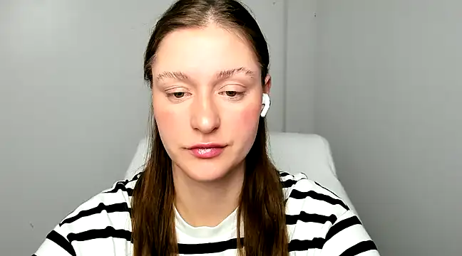 Snapshot of Fantasy_July chatting on February 8, 9:35 am Fantasy July online show from February 8, 9:35 am