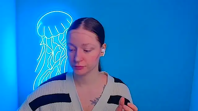 Snapshot of Fantasy_July chatting on February 28, 6:32 am Fantasy July online show from February 28, 6:32 am