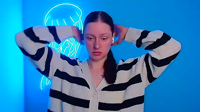 Snapshot of Fantasy_July chatting on February 28, 9:36 am Fantasy July online show from February 28, 9:36 am