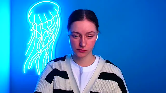 Snapshot of Fantasy_July chatting on March 12, 9:34 am Fantasy July online show from March 12, 9:34 am