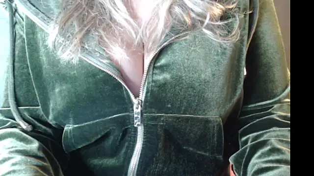 JenniLowen online show from January 19, 7:46 am