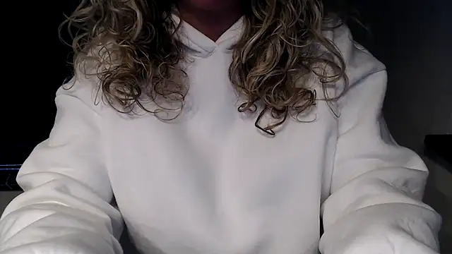 JenniLowen online show from February 25, 8:14 am