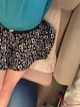 Snapshot of skatebored chatting on January 1, 8:37 pm skatebored online show from January 1, 8:37 pm