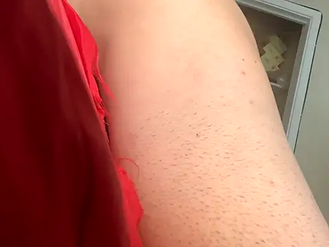 Snapshot of skatebored chatting on September 11, 6:52 pm skatebored online show from September 11, 6:52 pm