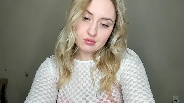 KennaJamess8 online show from February 7, 8:31 pm