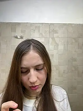 Snapshot of br00klynhaze420 chatting on July 13, 6:05 am br00klynhaze420 online show from July 13, 6:05 am