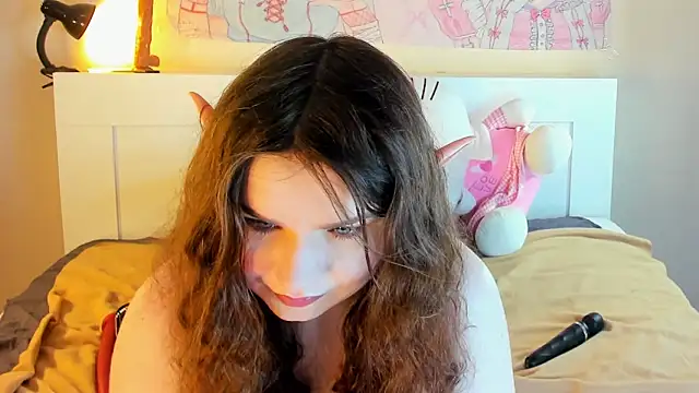 Snapshot of kuraii1_ chatting on December 21, 12:09 am kuraii1 online show from December 21, 12:09 am