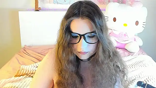 Snapshot of kuraii1_ chatting on February 7, 2:19 am kuraii1 online show from February 7, 2:19 am