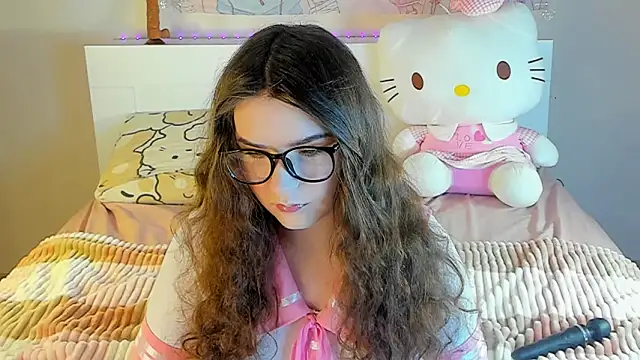 Snapshot of kuraii1_ chatting on February 8, 2:47 am kuraii1 online show from February 8, 2:47 am