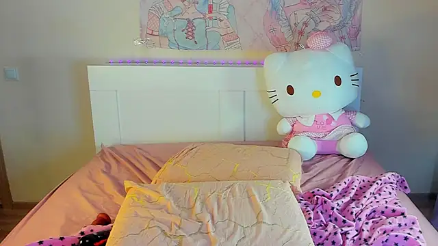 Snapshot of kuraii1_ chatting on March 8, 2:12 am kuraii1 online show from March 8, 2:12 am