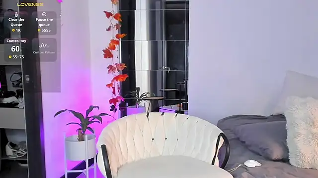 sammanthalove online show from November 12, 10:52 pm